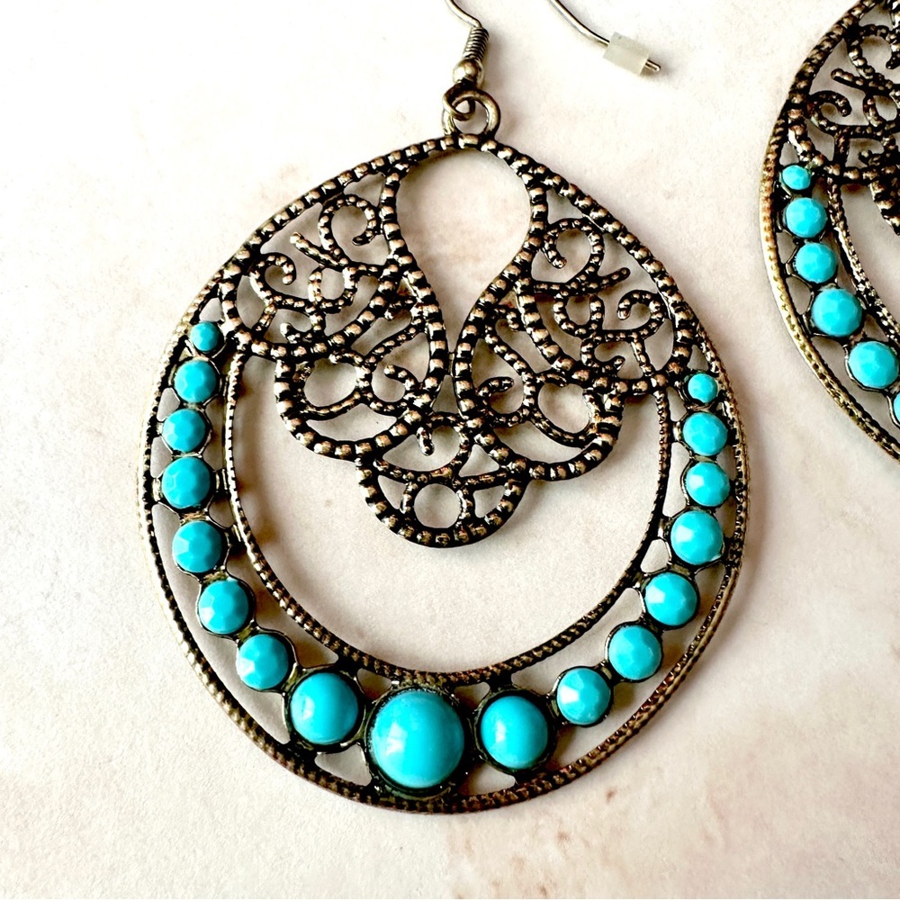 3/$22🩶 Western Turquoise Stone Antiqued Gold Tone Delicate Teardrop Earrings NEW - Picture 4 of 11